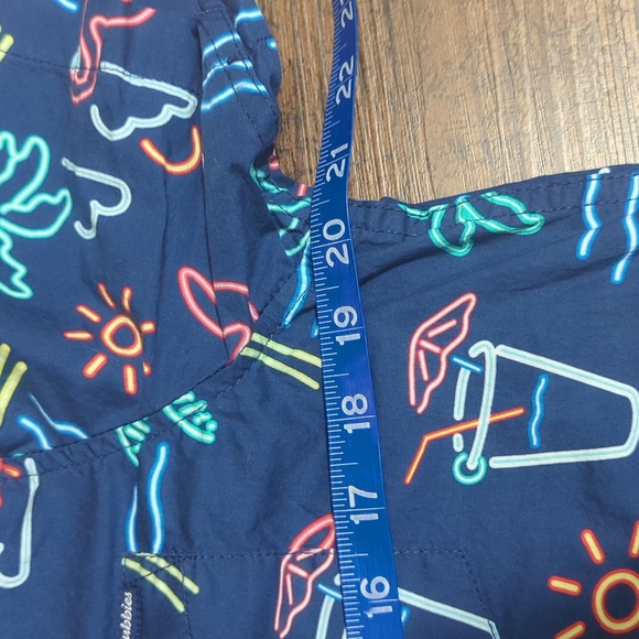 Chubbies One Man Wolf Pack Friday Shirt Size Small Stretch Packable - Picture 5 of 8